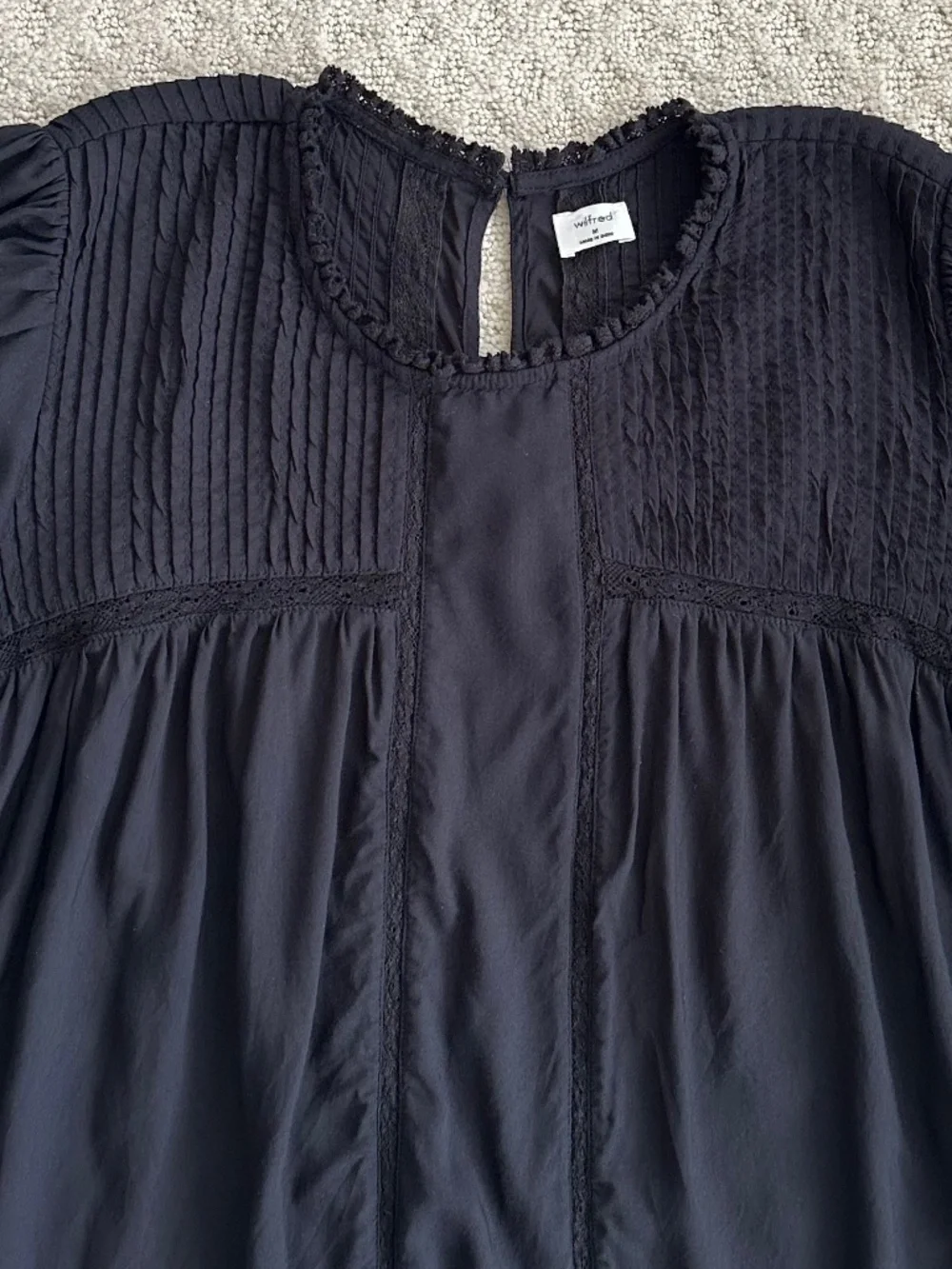 Aritzia Wilfred Wallflower Blouse Black Medium Romantic Relaxed Flowy Babydoll - Picture 2 of 10